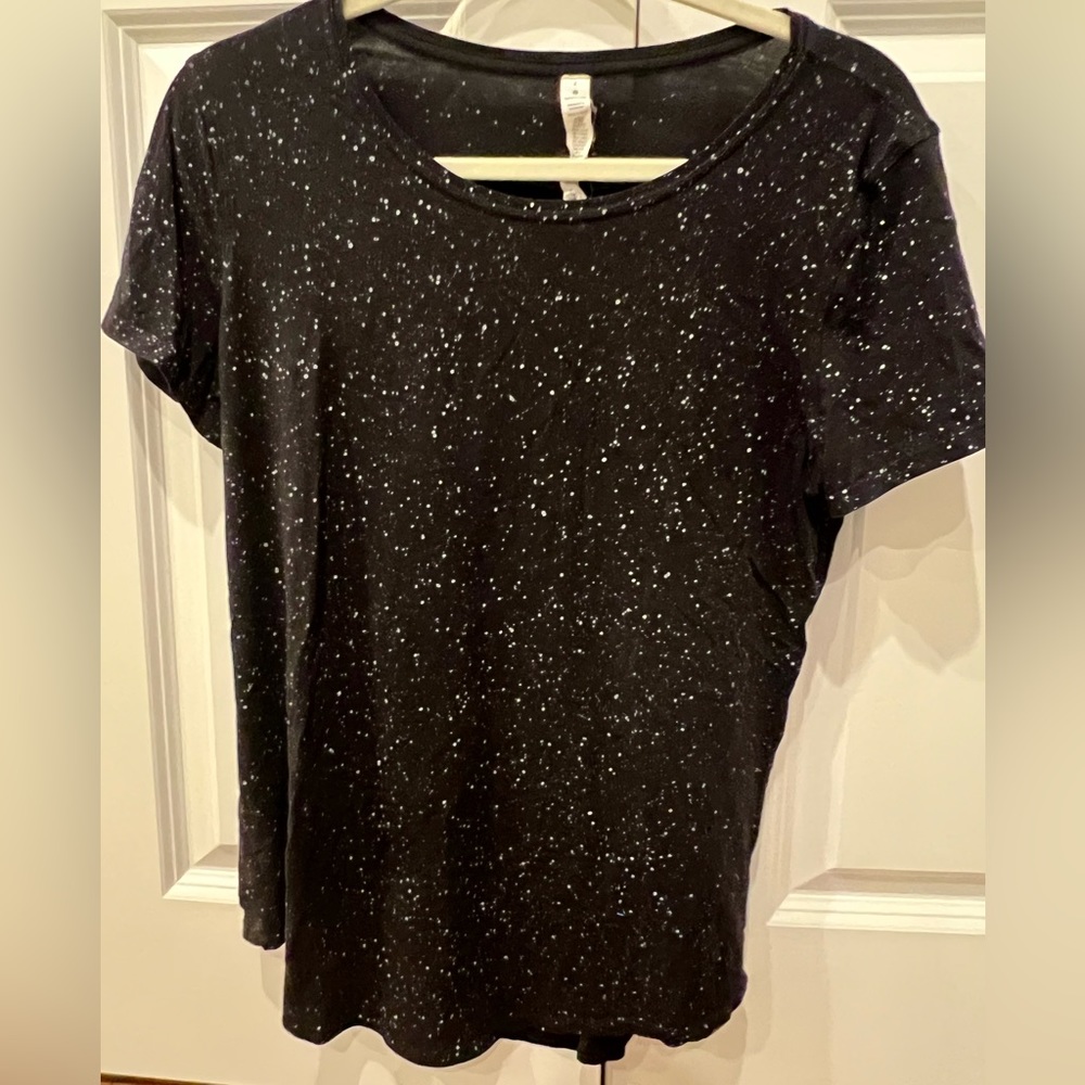 Lululemon t shirt size 6
